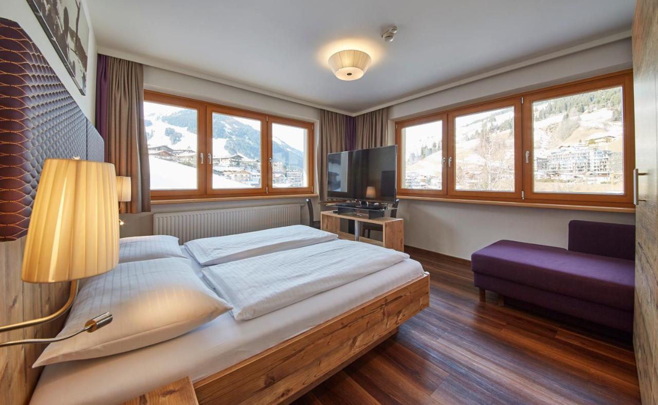Johanneshof - Dein Mountain Wohlfuehlhotel Saalbach-Hinterglemm Eksteriør billede