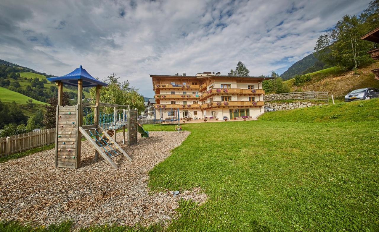 Johanneshof - Dein Mountain Wohlfuehlhotel Saalbach-Hinterglemm Eksteriør billede